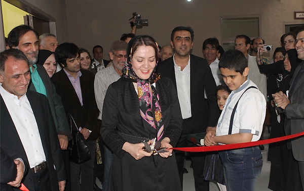 حسن فتحی در افتتاحیه ساختما کودکان کار در رباط کریم