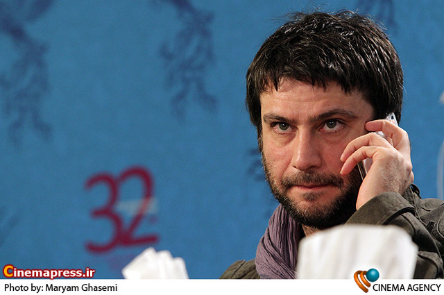 شهرام حقیقت دوست در نشست خبری فیلم « کلاشینکف» در جشنواره فیلم فجر