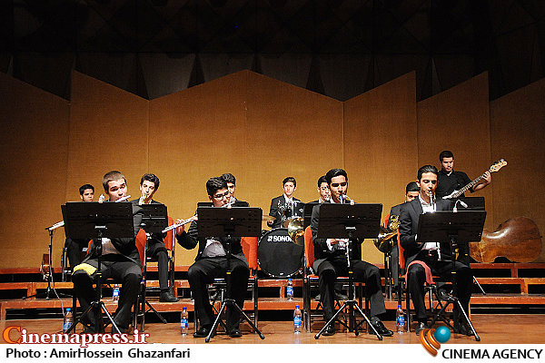 http://cinemapress.ir/download?f=2014/09/30/4/119602.jpg
