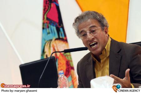 علیرضا خمسه در نشست از طنز مکتوب تا طنز تلویزیونی در نوزدهمین نمایشگاه مطبوعات